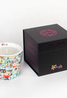 Artistic fragrance candle from the Azul Urbano collection, capturing the essence of capitalism and opposing ideas.